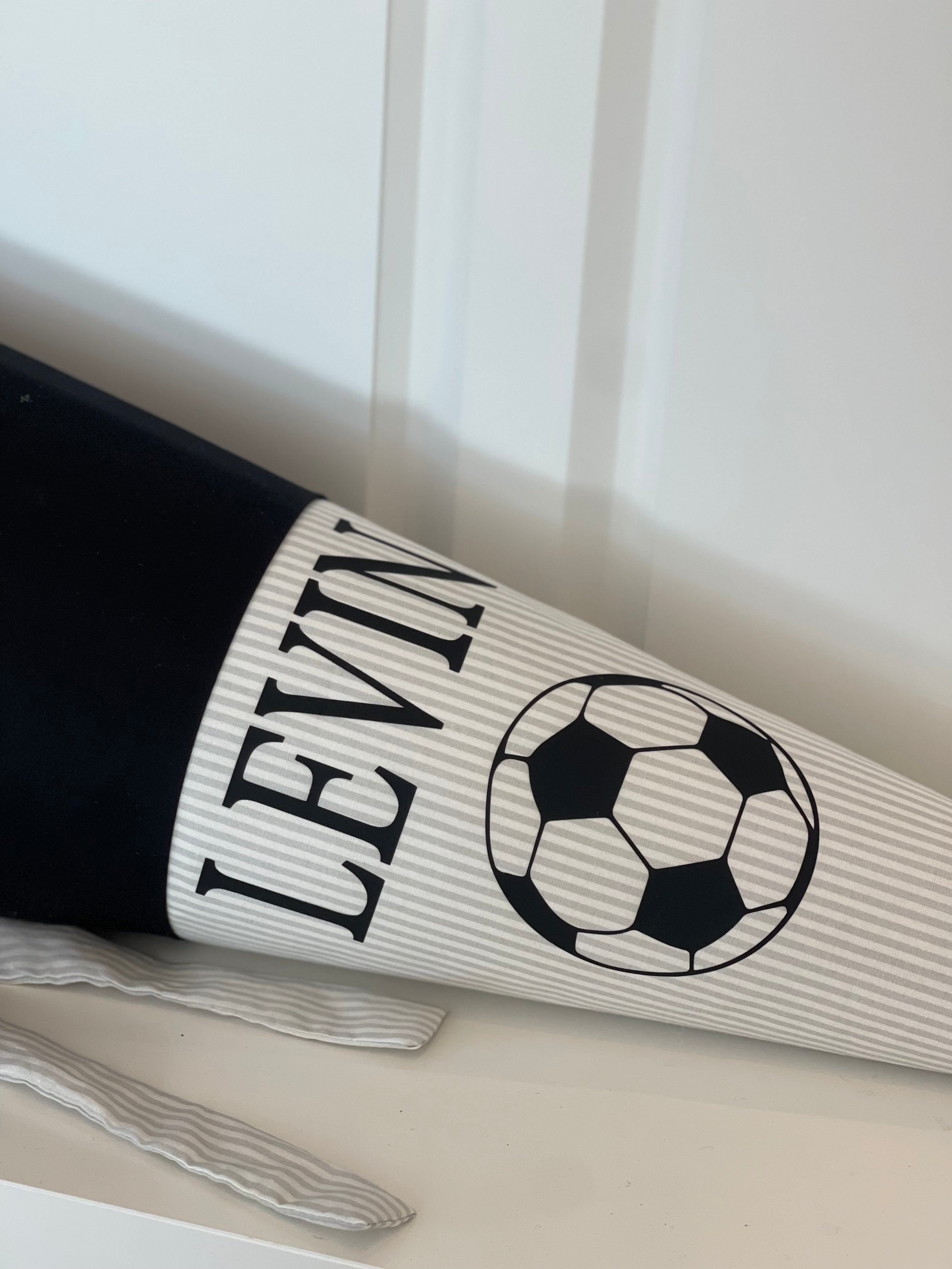 Schultüte Fußball, Einschulung Zuckertüte schwarz grau