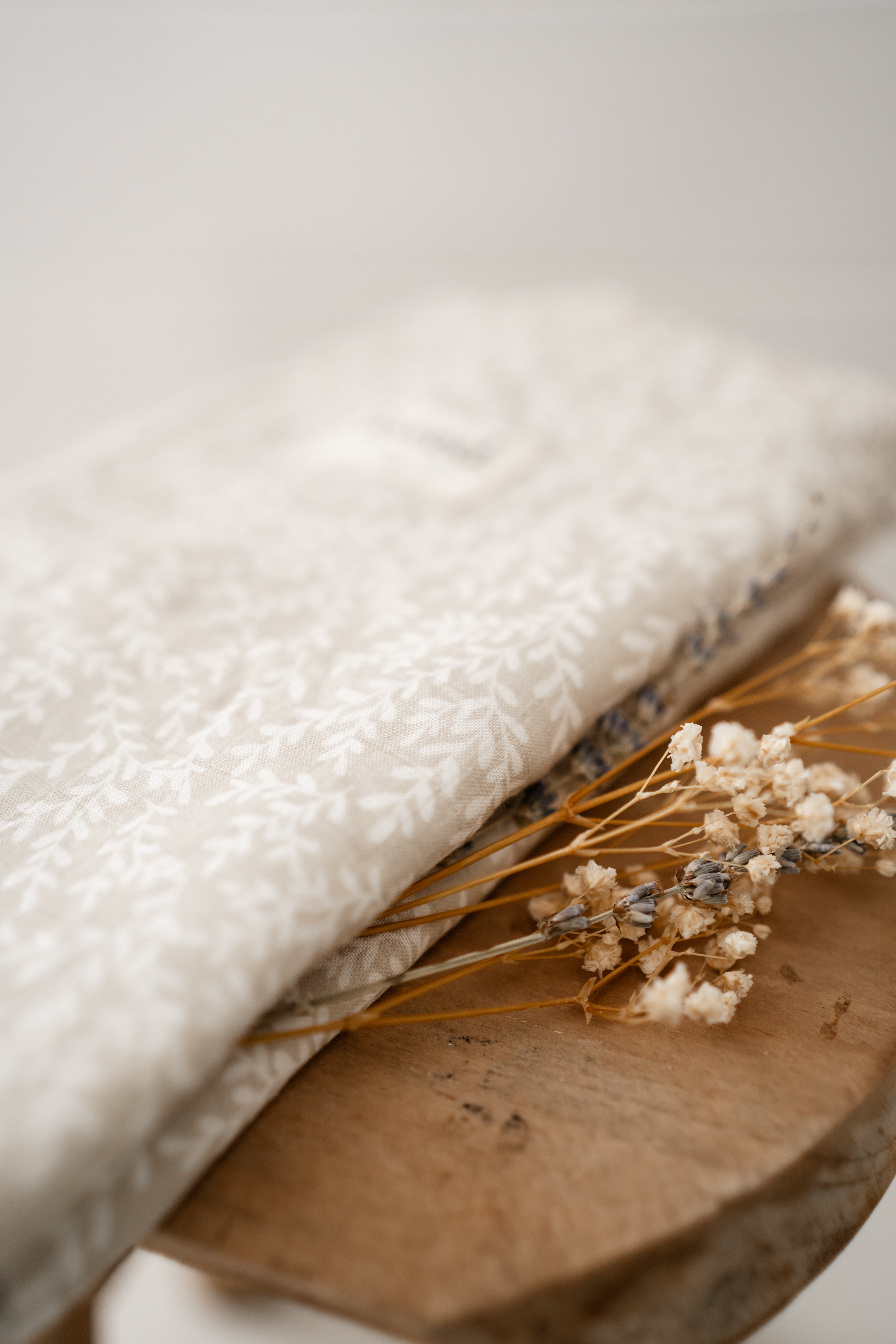 Musselintuch, Stilltuch 120x120cm feine Zweige creme