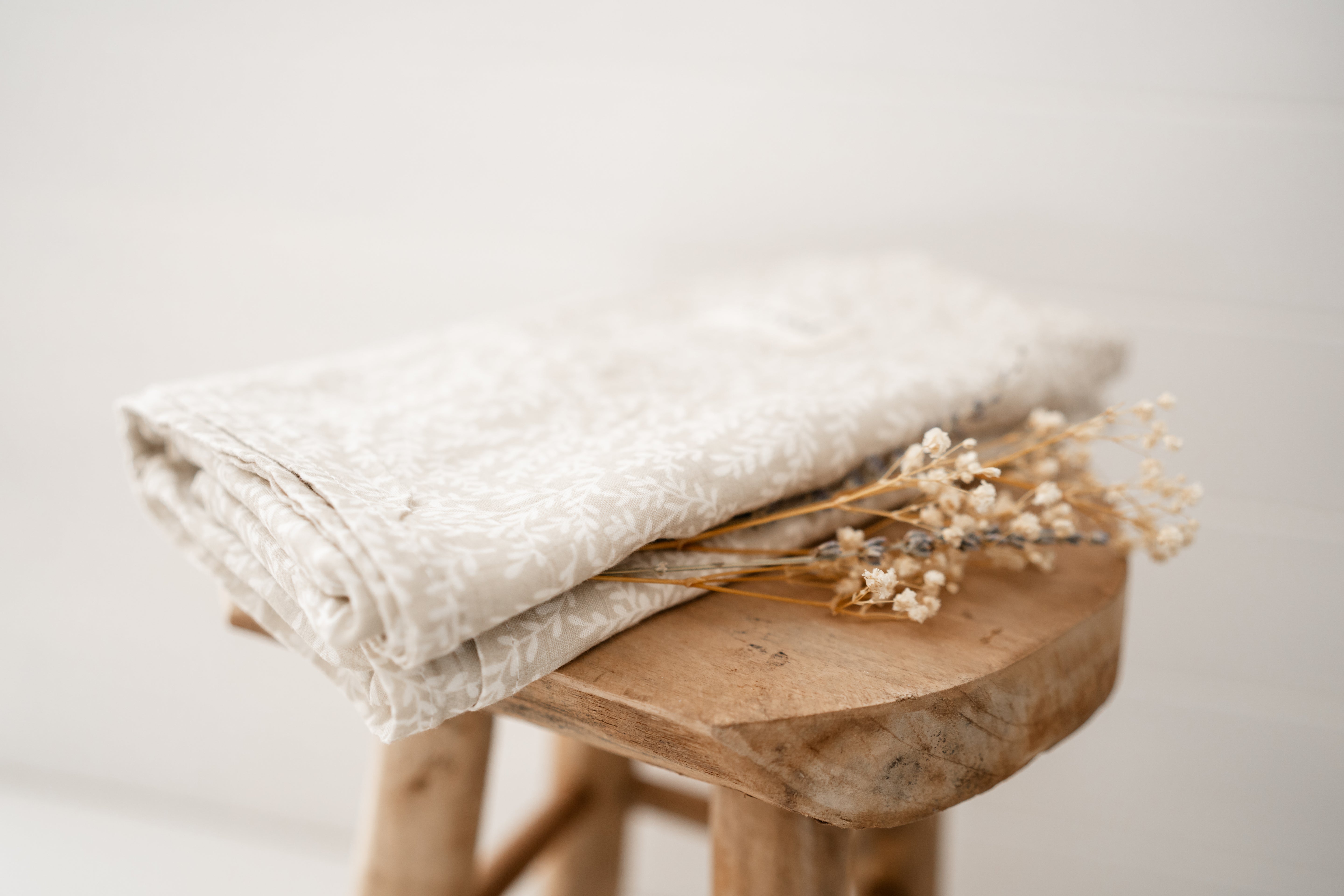 Musselintuch, Stilltuch 120x120cm feine Zweige creme