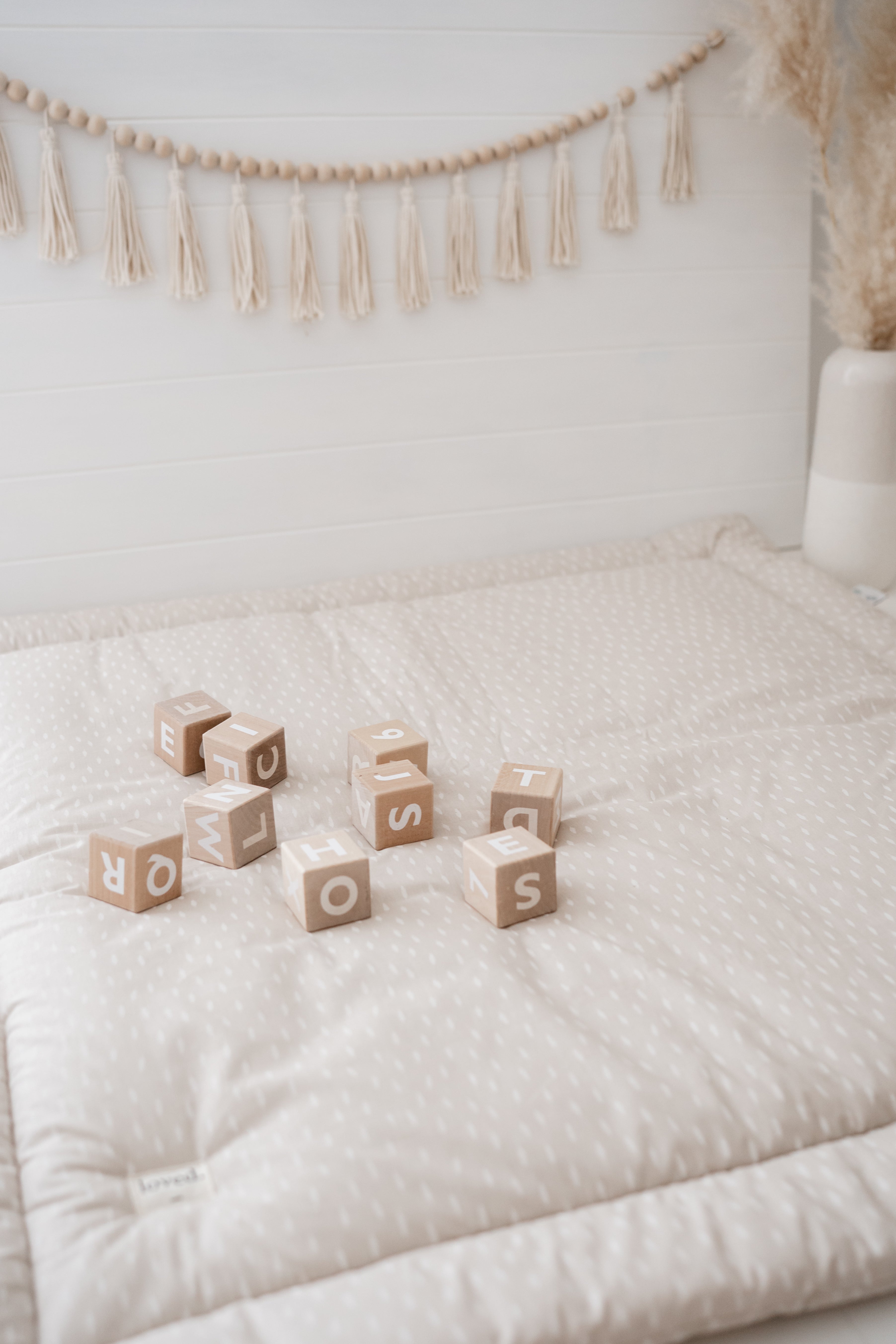 Spiel-und Krabbeldecke, Krabbelmatte für Babys 120x120cm, zarte Blätter