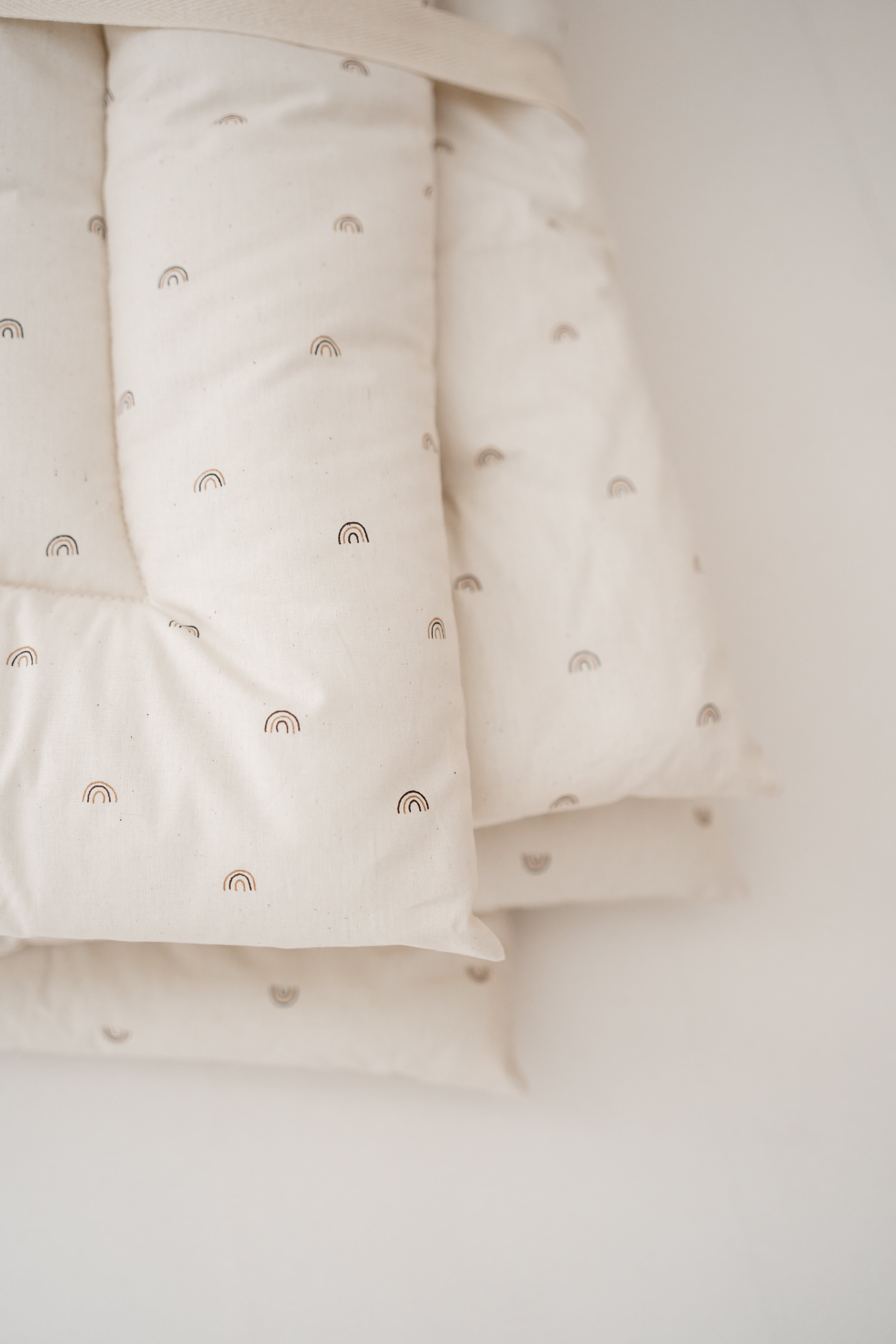 Spiel-und Krabbeldecke, Krabbelmatte 120x120cm REGENBOGEN