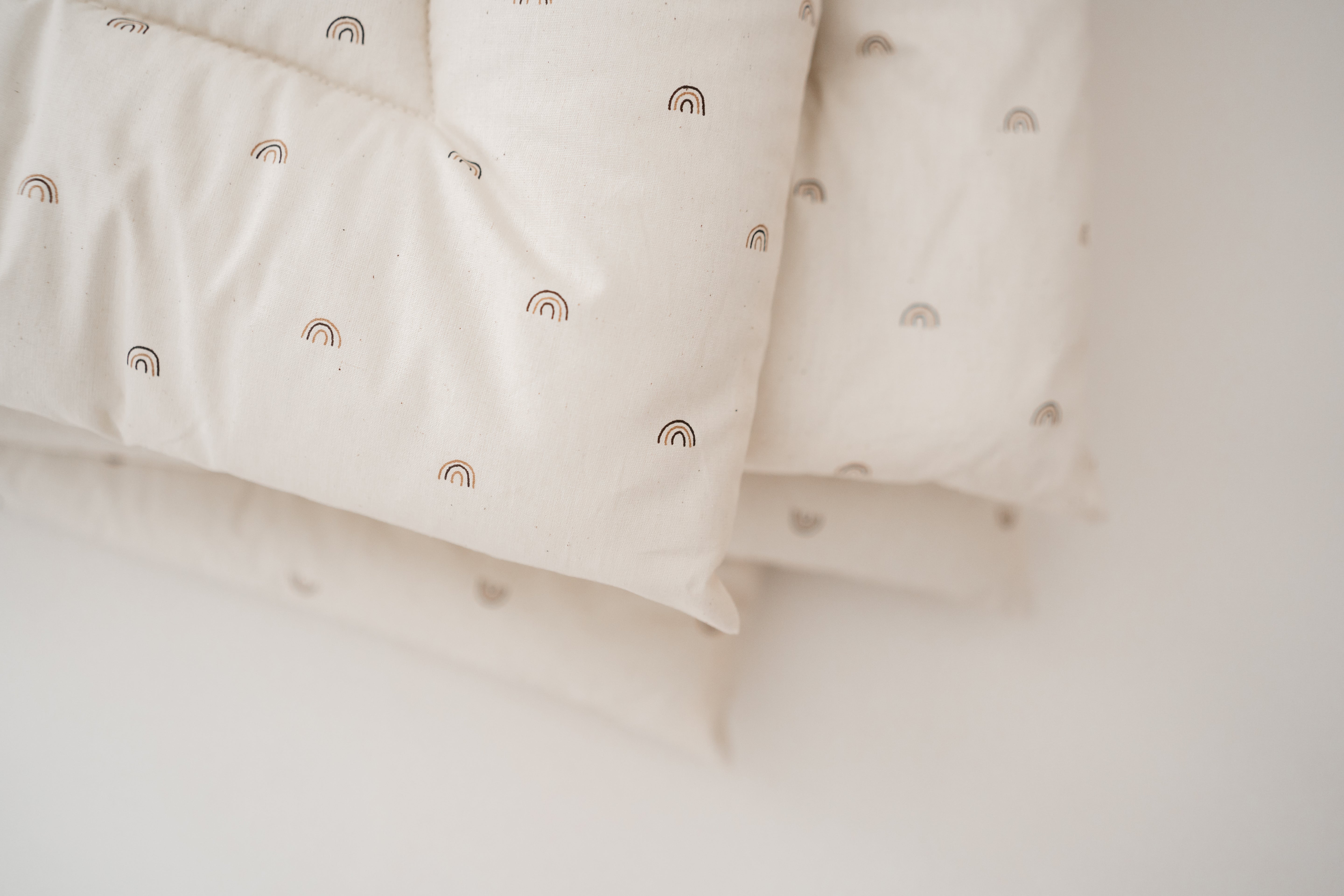 Spiel-und Krabbeldecke, Krabbelmatte 120x120cm REGENBOGEN