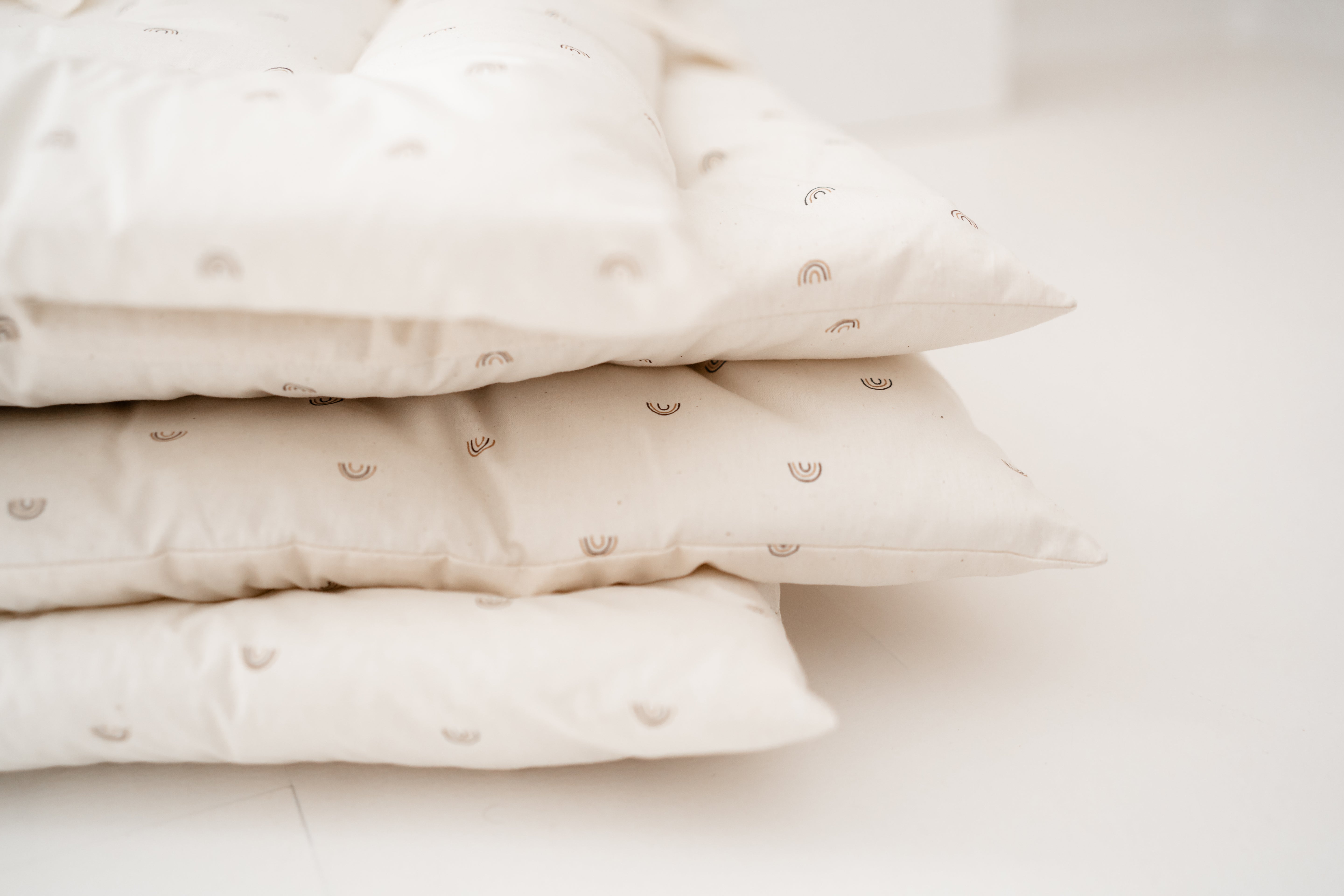 Spiel-und Krabbeldecke, Krabbelmatte 120x120cm REGENBOGEN