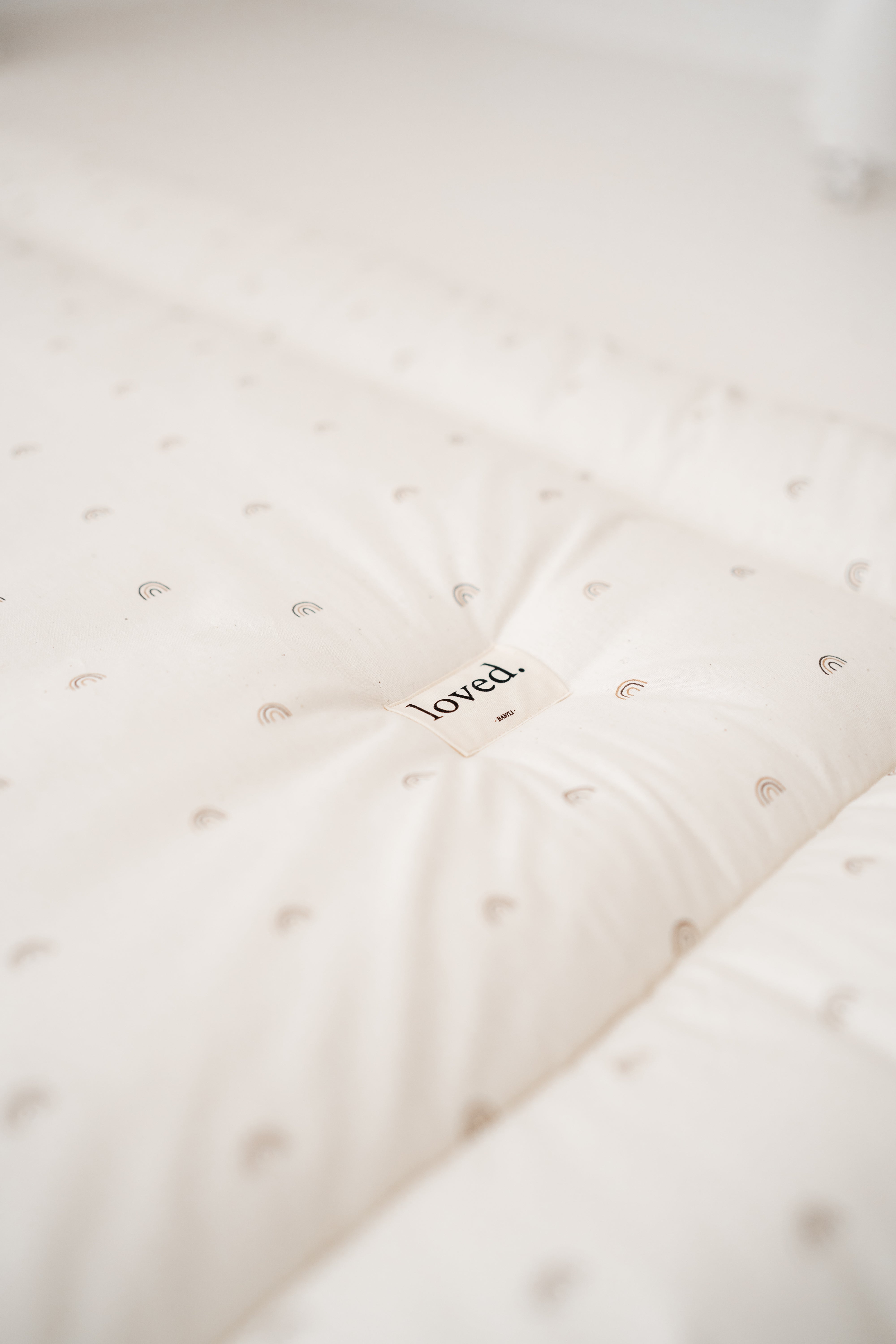 Spiel-und Krabbeldecke, Krabbelmatte 120x120cm REGENBOGEN