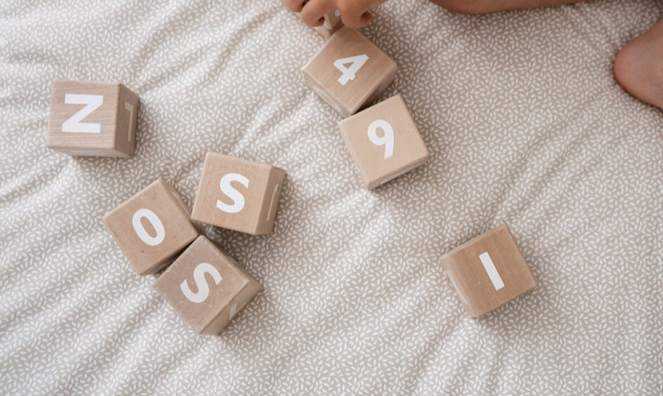 Spiel-und Krabbeldecke, Krabbelmatte für Babys 120x120cm, zarte Blätter