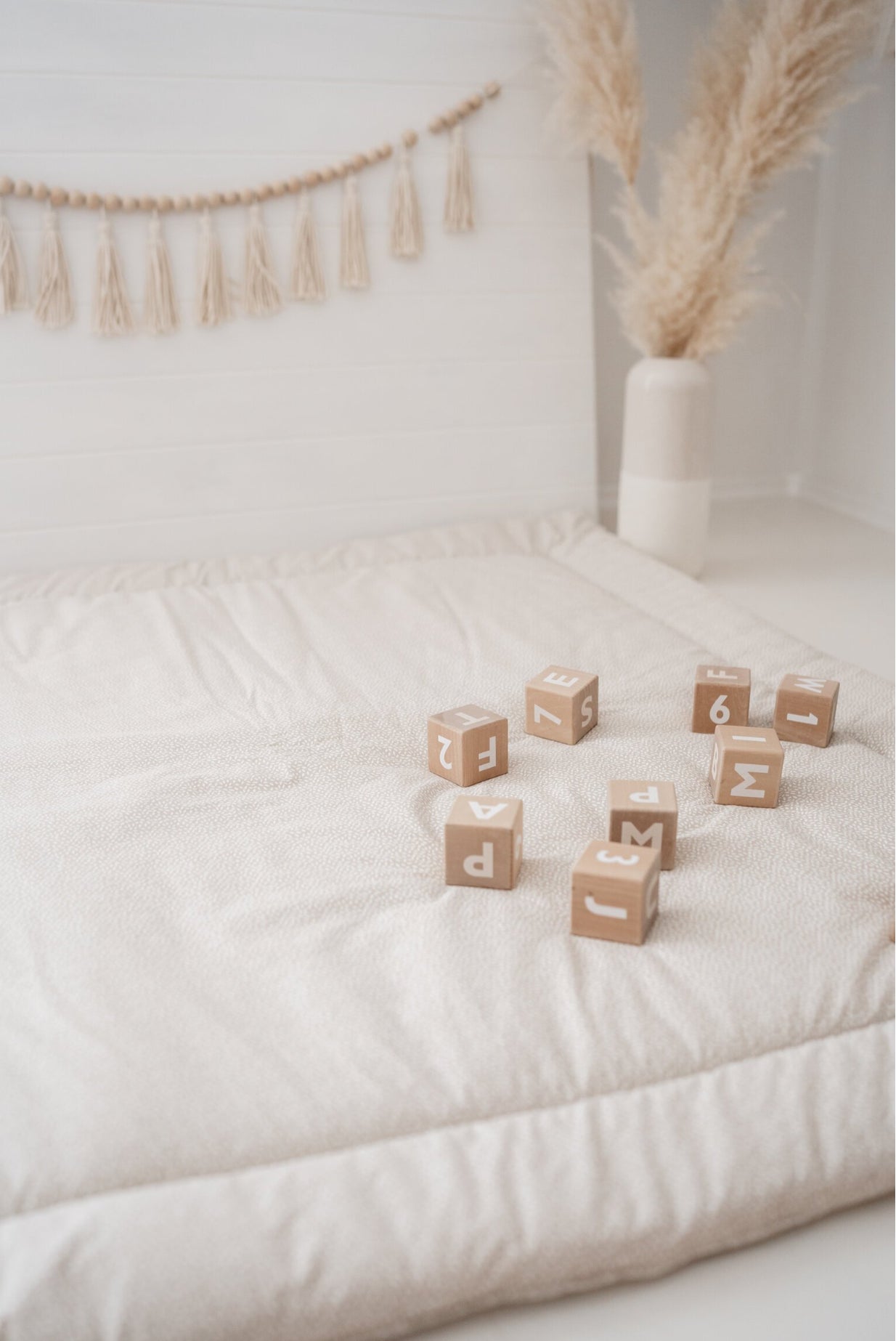 Spiel-und Krabbeldecke, Krabbelmatte für Babys 120x120cm, zarte Blätter