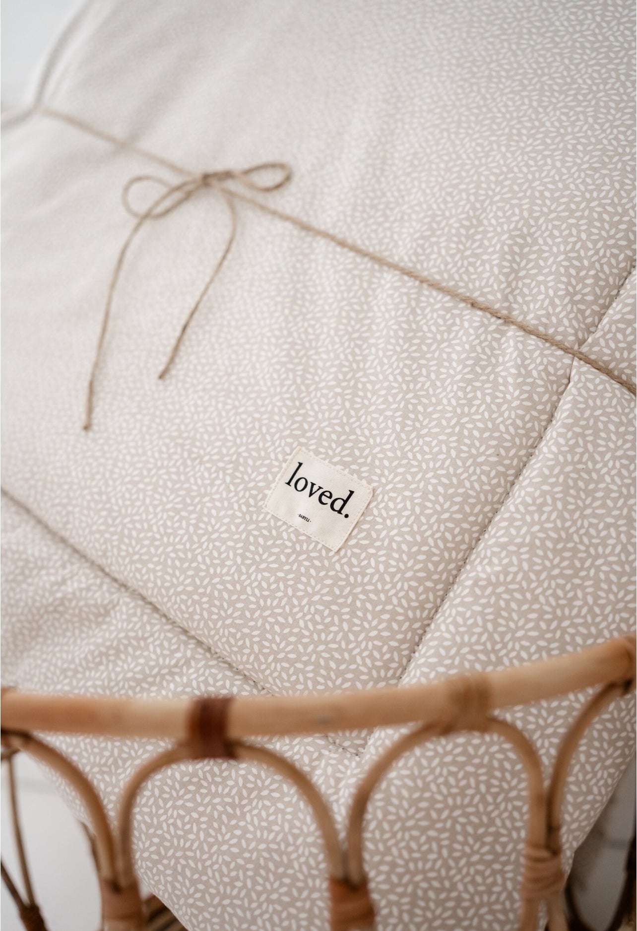 Spiel-und Krabbeldecke, Krabbelmatte für Babys 120x120cm, zarte Blätter