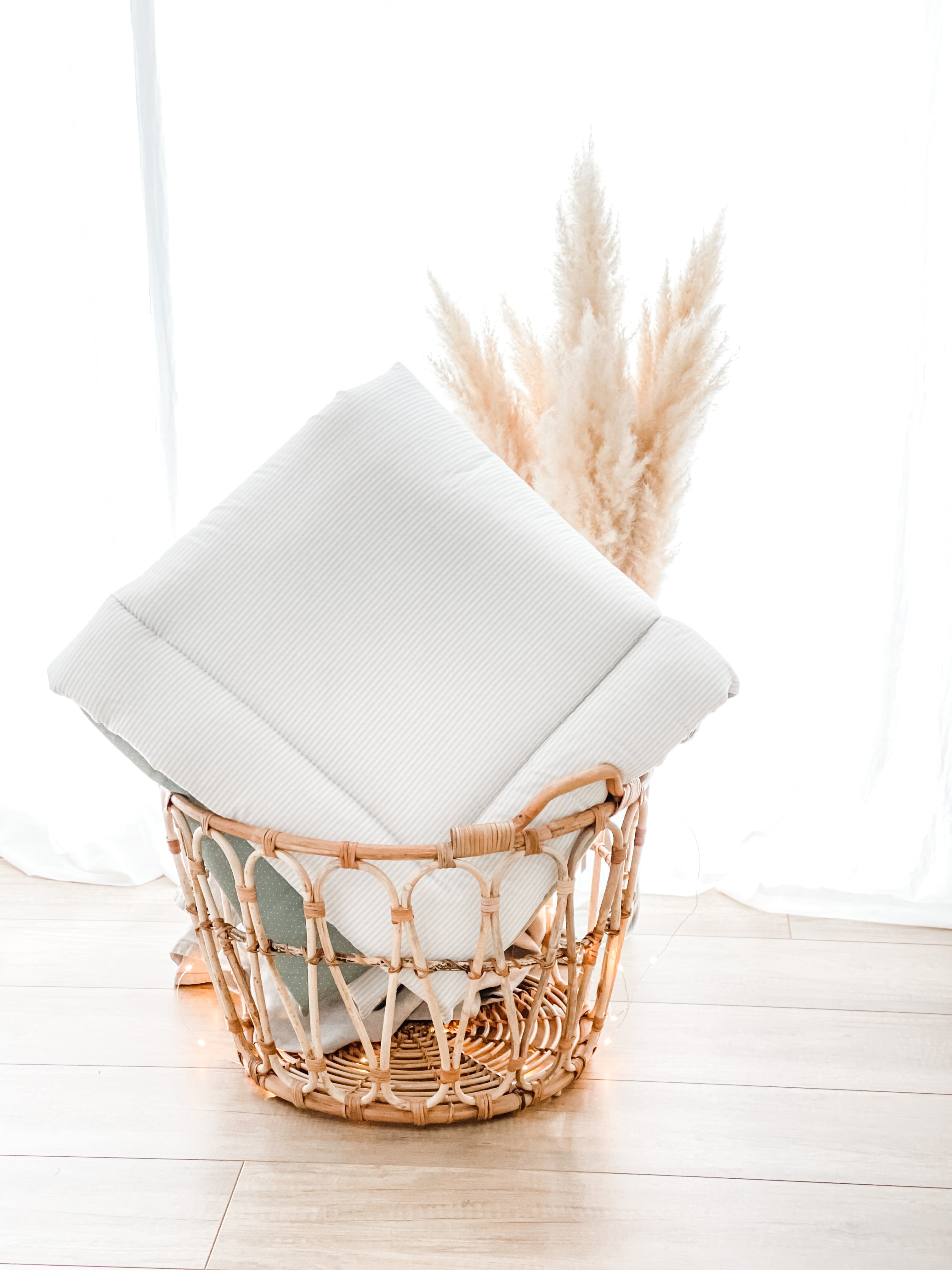 Baby-Krabbeldecke, Spieldecke, 100x100cm, Punkte eucalyptus hellgrau Streifen